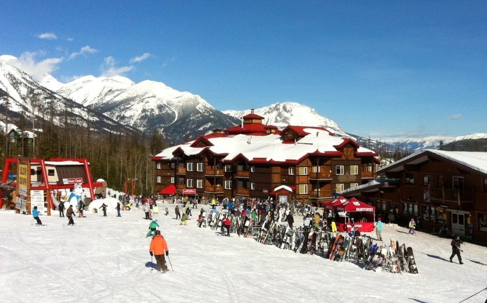 Cornerstone Lodge By Park Vacation Management Fernie Exterior foto